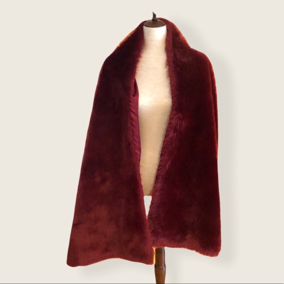 Burgundy Faux Fur Oversized Shawl/Wrap satin lined - Picture 2 of 10